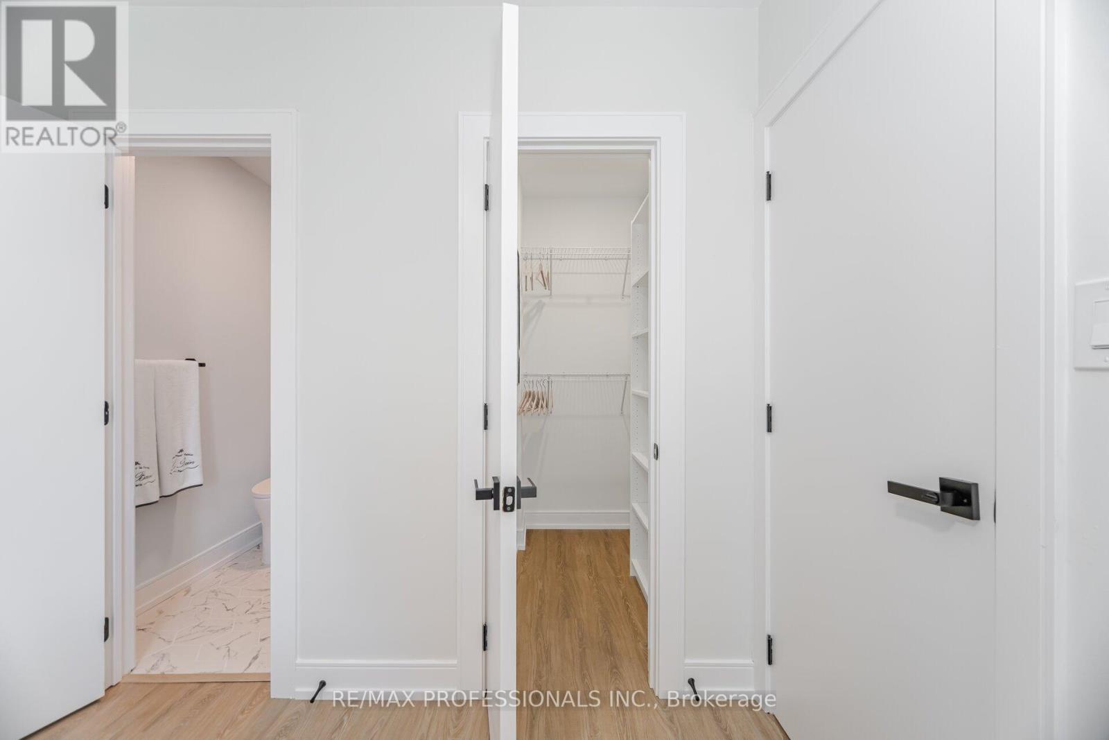 4 Lloyd Manor Road, Toronto, Ontario  M9B 5H6 - Photo 21 - W12410683