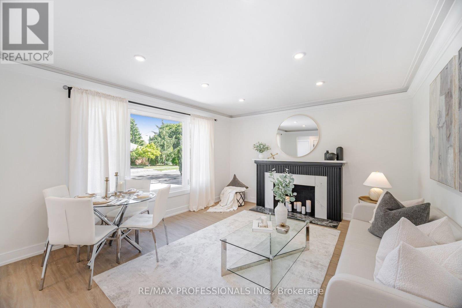 4 Lloyd Manor Road, Toronto, Ontario  M9B 5H6 - Photo 10 - W12410683