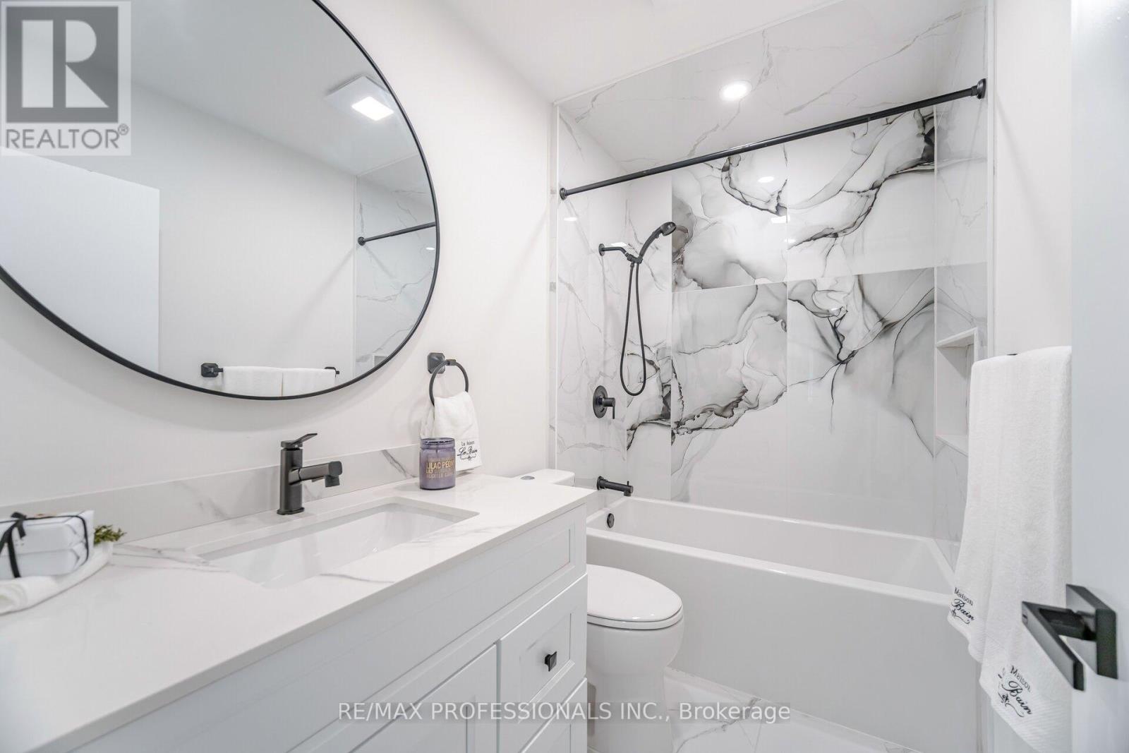 4 Lloyd Manor Road, Toronto, Ontario  M9B 5H6 - Photo 26 - W12410683