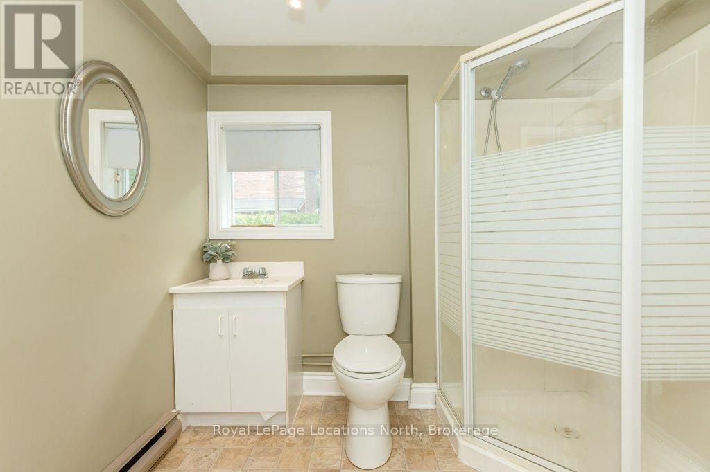 10 Wellington Street E, Clearview, Ontario  L0M 1G0 - Photo 11 - S12419551
