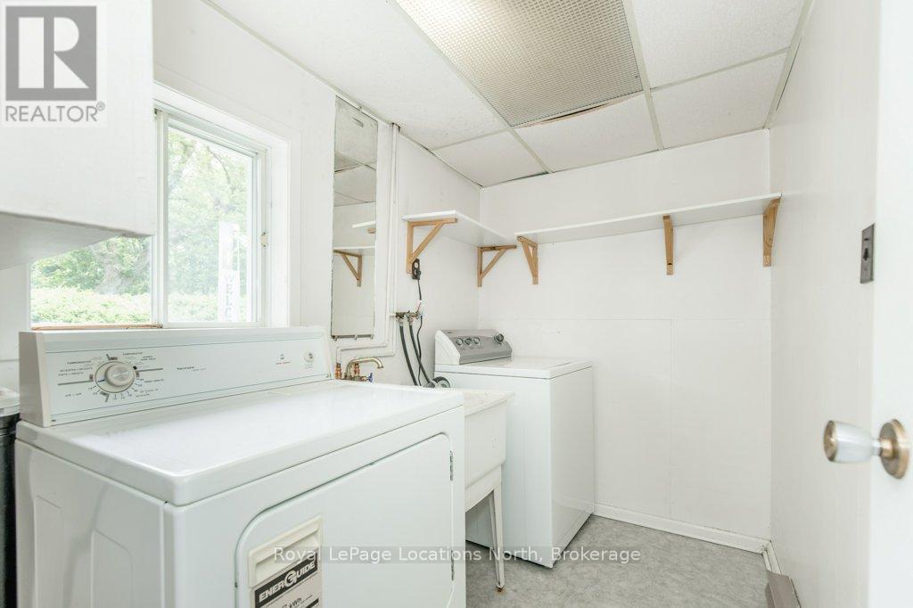 10 Wellington Street E, Clearview, Ontario  L0M 1G0 - Photo 12 - S12419551