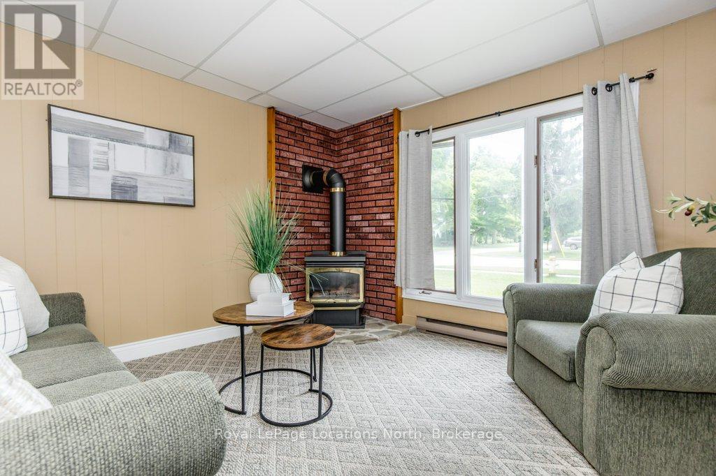 10 Wellington Street E, Clearview, Ontario  L0M 1G0 - Photo 13 - S12419551