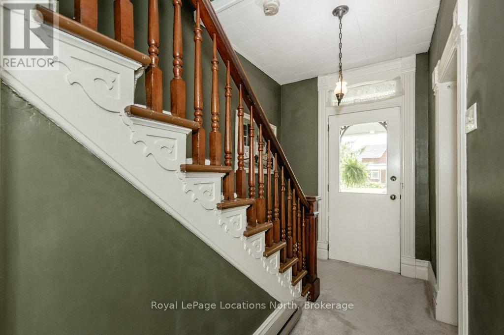 10 Wellington Street E, Clearview, Ontario  L0M 1G0 - Photo 25 - S12419551