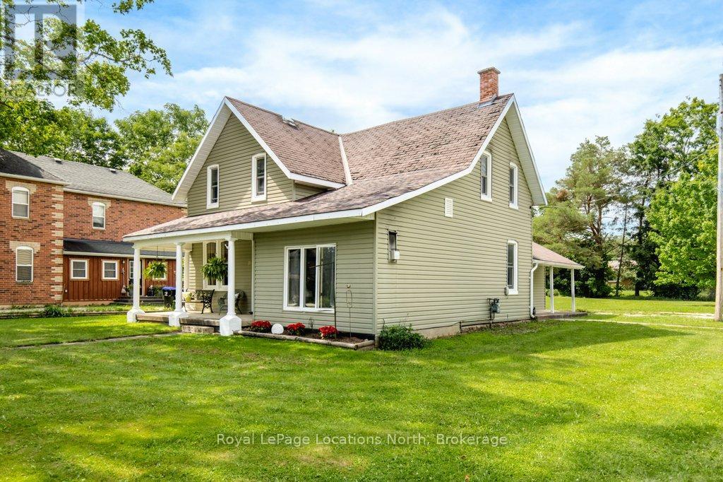 10 Wellington Street E, Clearview, Ontario  L0M 1G0 - Photo 3 - S12419551