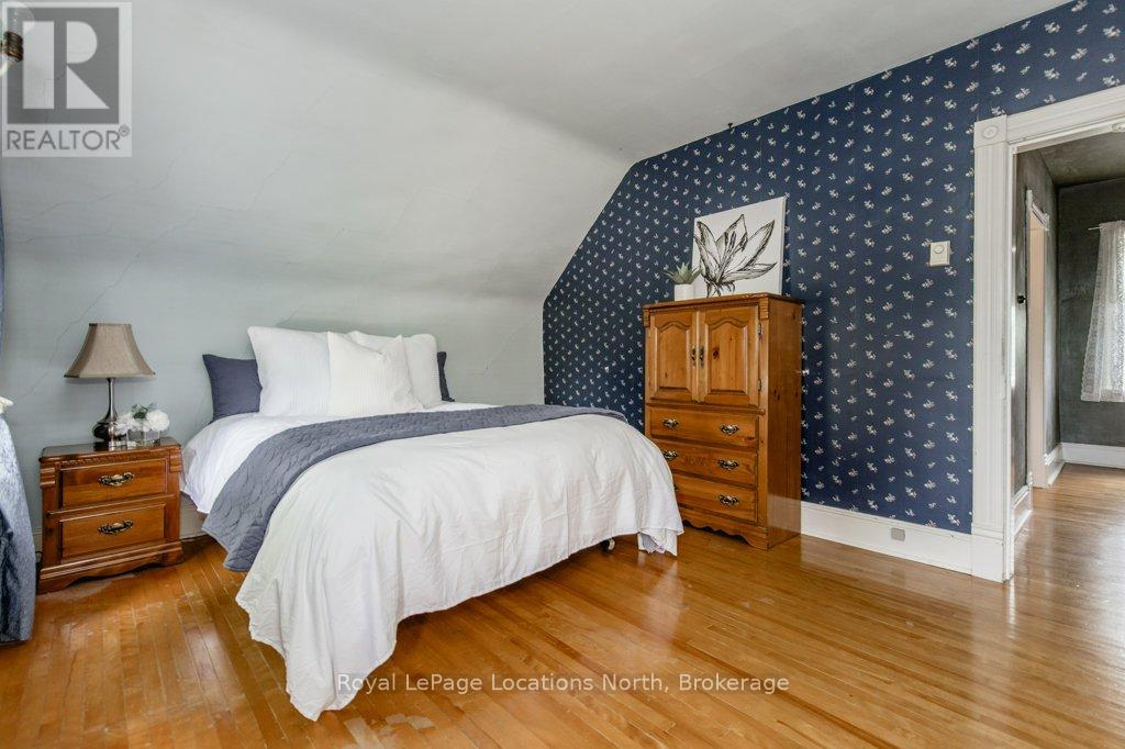 10 Wellington Street E, Clearview, Ontario  L0M 1G0 - Photo 30 - S12419551