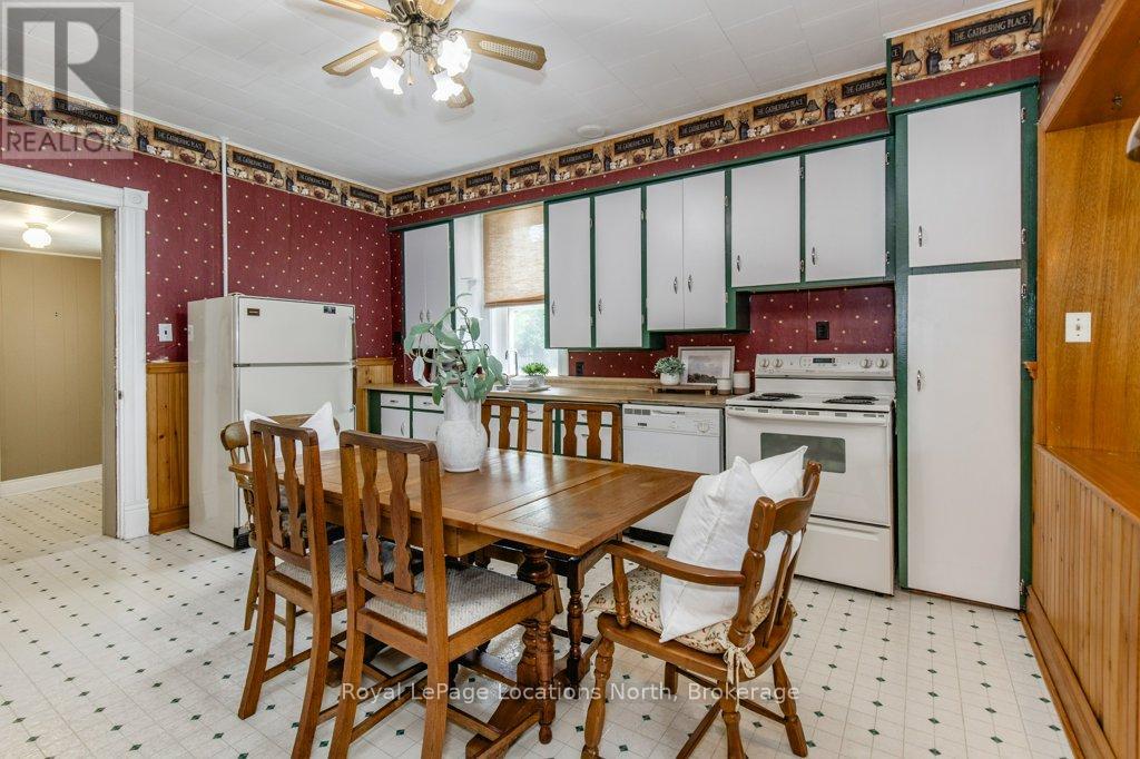 10 Wellington Street E, Clearview, Ontario  L0M 1G0 - Photo 9 - S12419551