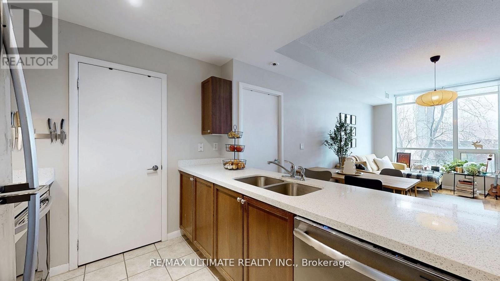 228 - 231 Fort York Boulevard, Toronto (Niagara), Ontario  M5V 1B1 - Photo 11 - C12419402