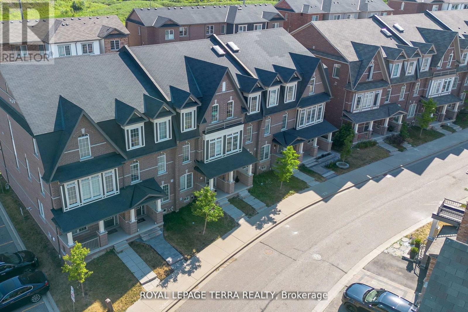 8 Graywardine Lane, Ajax, Ontario  L1Z 0R9 - Photo 2 - E12419391