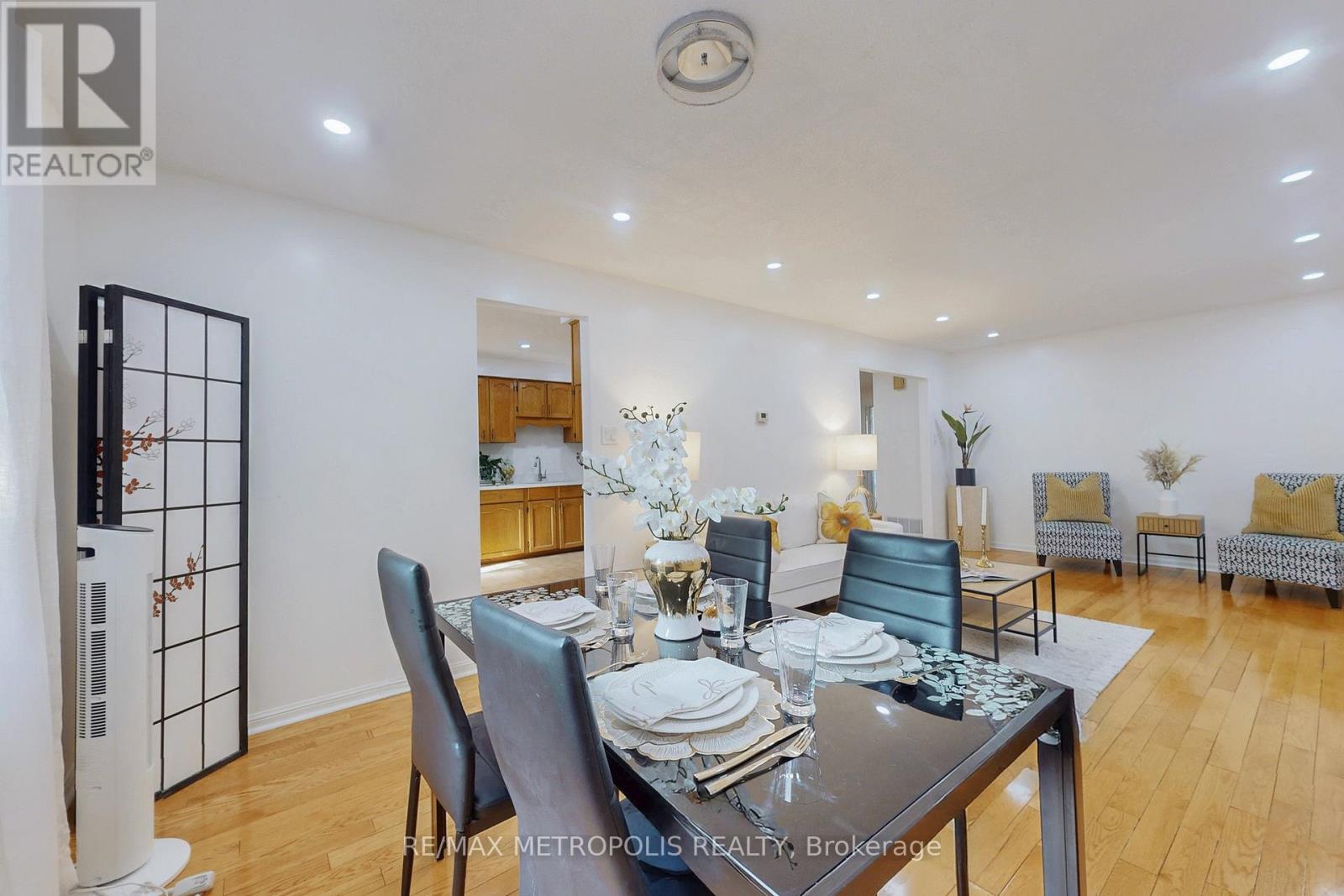 6 Rockwood Drive, Toronto, Ontario  M1M 3N1 - Photo 10 - E12419398