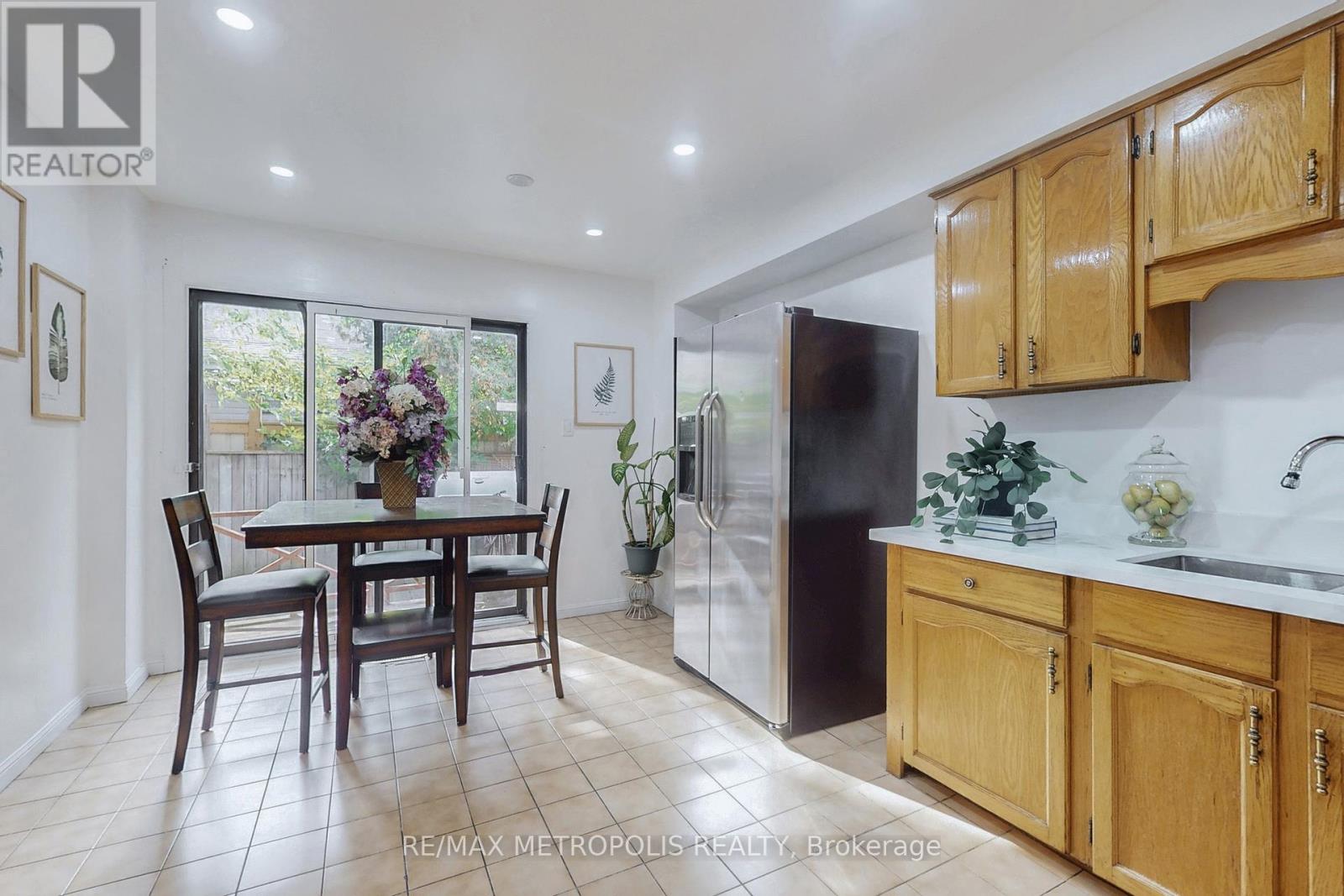6 Rockwood Drive, Toronto, Ontario  M1M 3N1 - Photo 14 - E12419398