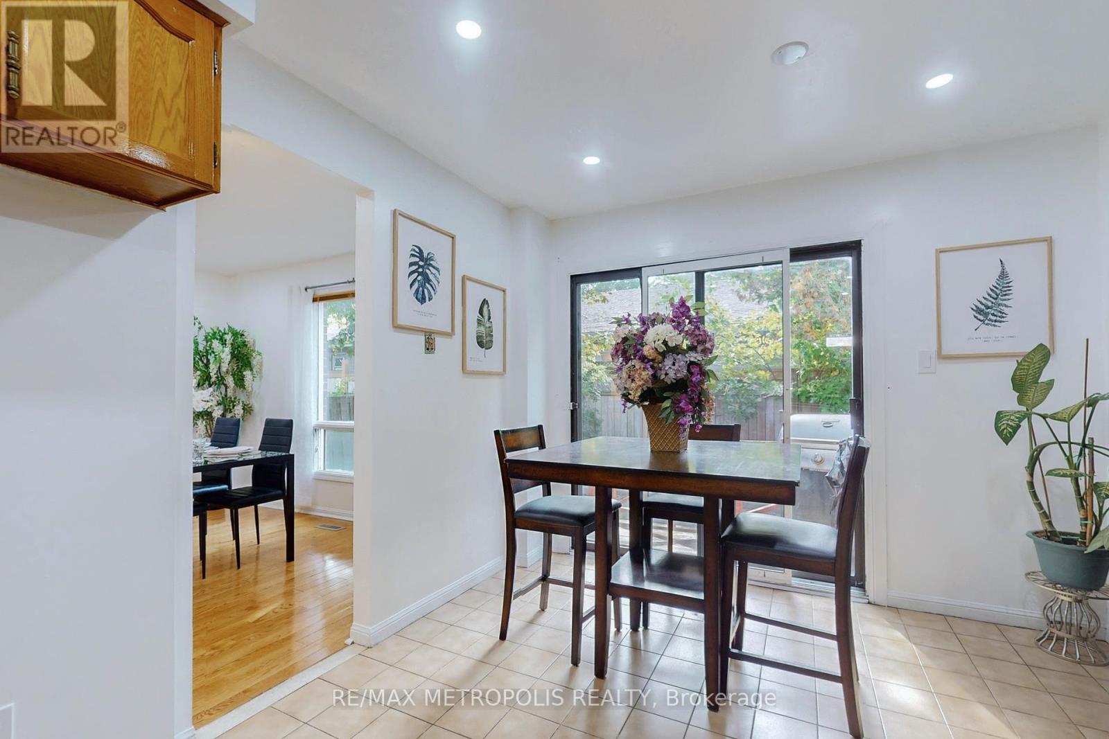 6 Rockwood Drive, Toronto, Ontario  M1M 3N1 - Photo 15 - E12419398