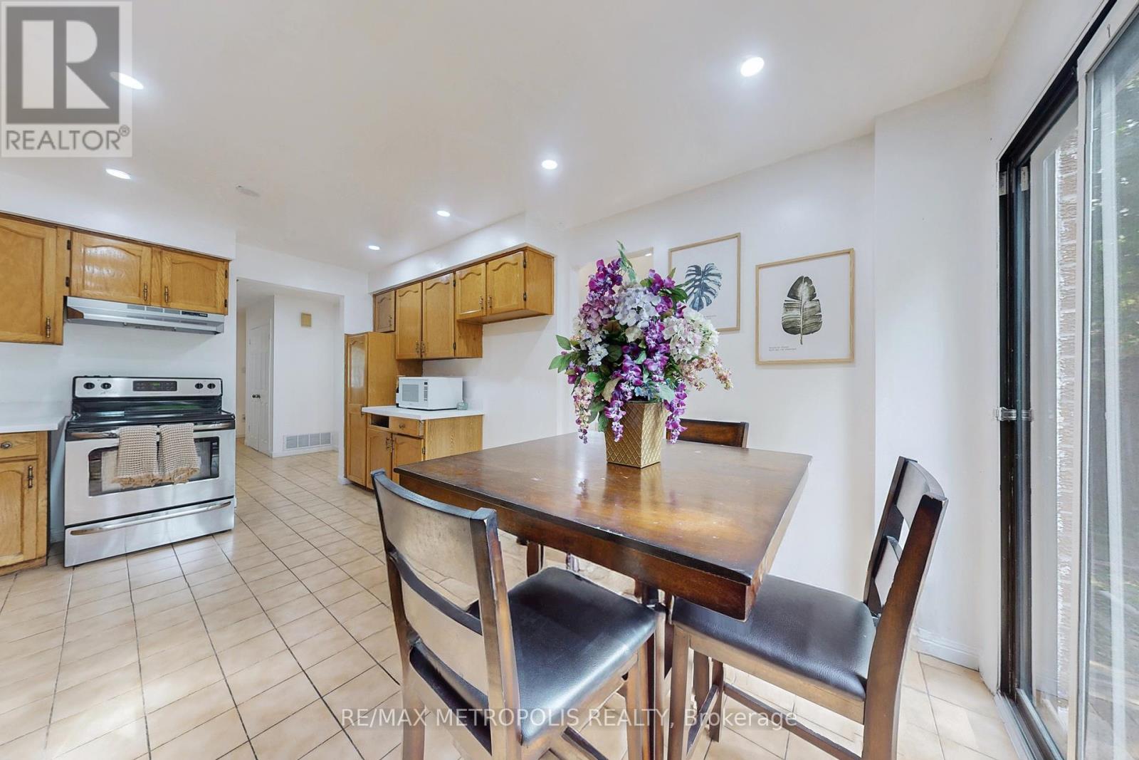 6 Rockwood Drive, Toronto, Ontario  M1M 3N1 - Photo 16 - E12419398
