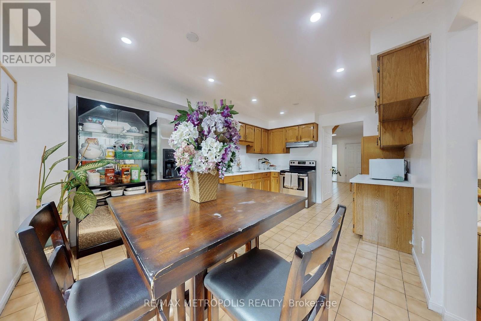 6 Rockwood Drive, Toronto, Ontario  M1M 3N1 - Photo 17 - E12419398