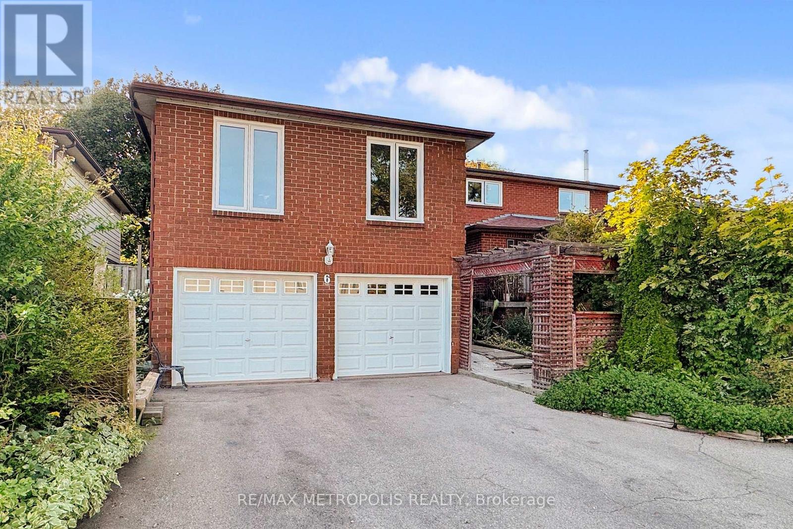 6 Rockwood Drive, Toronto, Ontario  M1M 3N1 - Photo 2 - E12419398