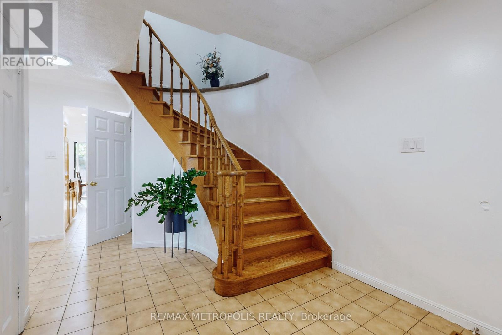 6 Rockwood Drive, Toronto, Ontario  M1M 3N1 - Photo 24 - E12419398