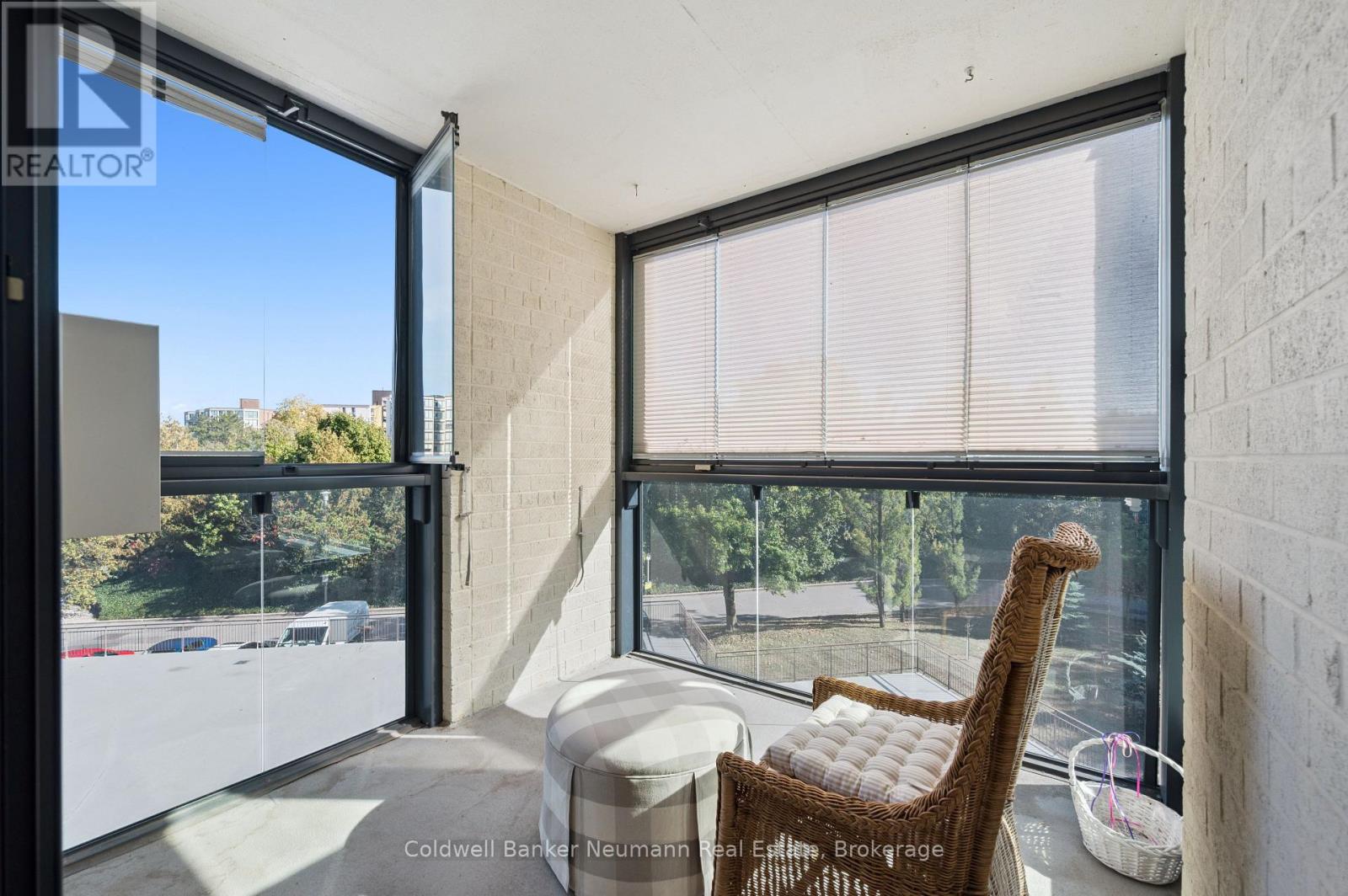 303 - 19 Woodlawn Road E, Guelph (Riverside Park), Ontario  N1H 7B1 - Photo 14 - X12419598