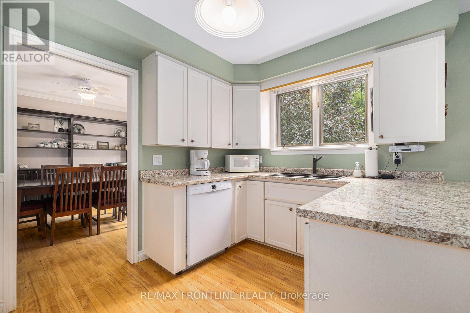 12 Glenview Crescent, Perth, Ontario  K7H 2L2 - Photo 15 - X12419584