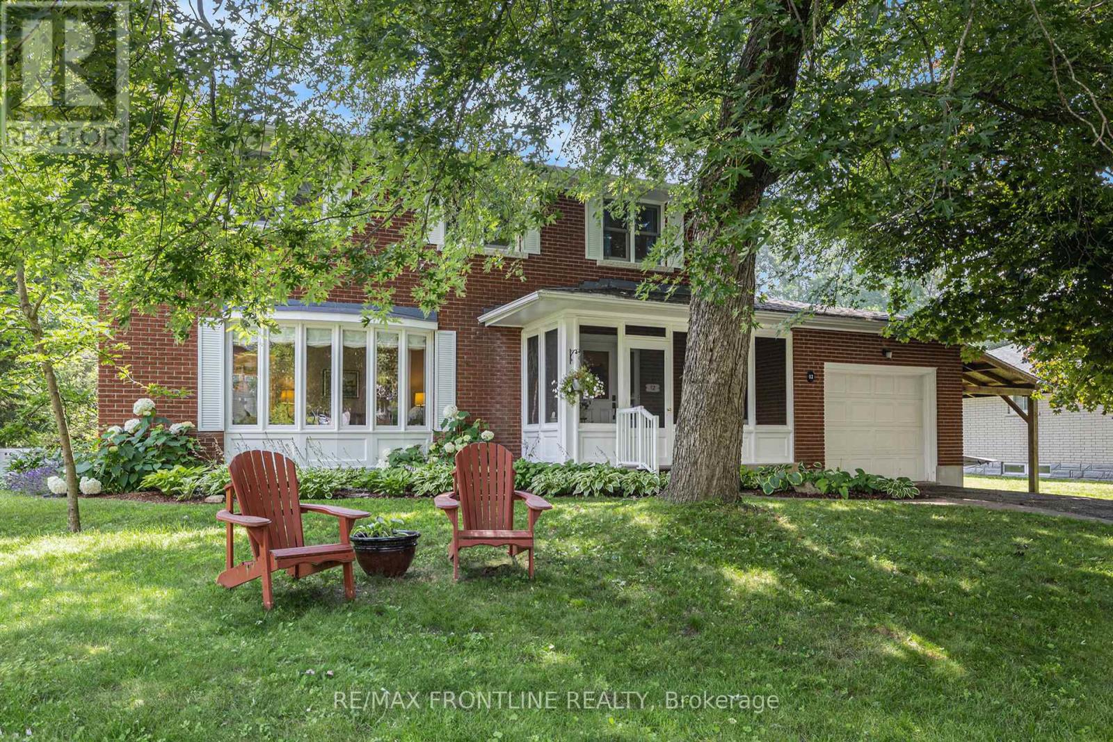 12 Glenview Crescent, Perth, Ontario  K7H 2L2 - Photo 4 - X12419584
