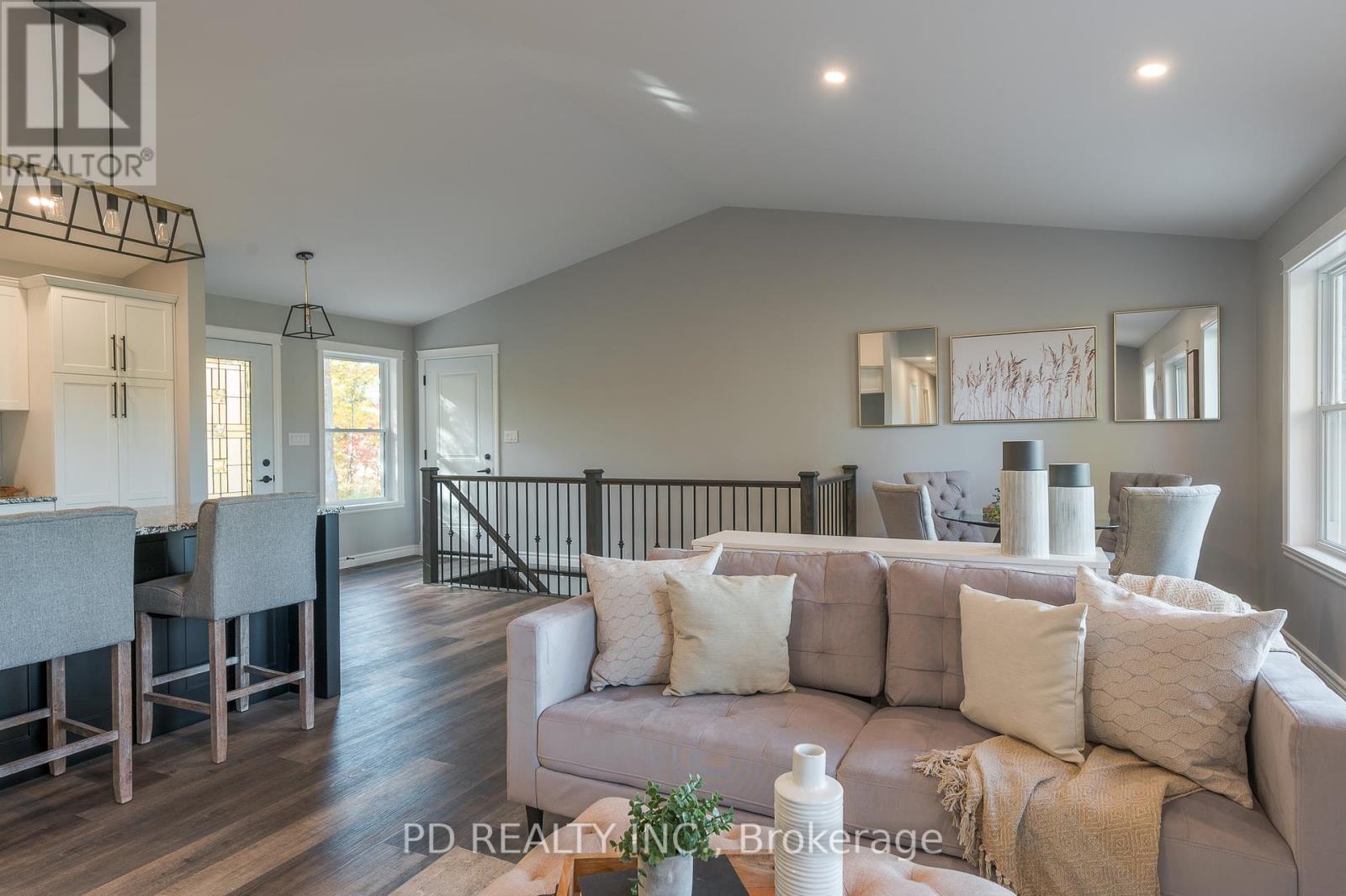 2 East Street, Kawartha Lakes, Ontario  L0A 1A0 - Photo 14 - X12419519