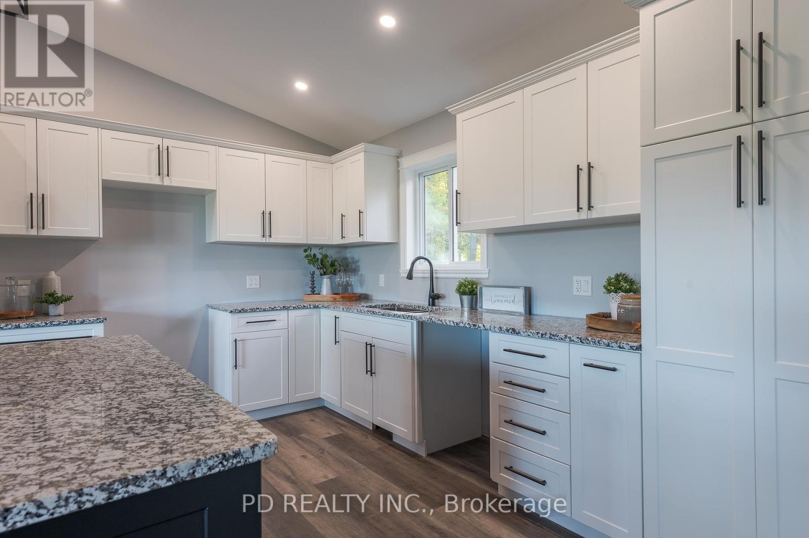 2 East Street, Kawartha Lakes, Ontario  L0A 1A0 - Photo 18 - X12419519