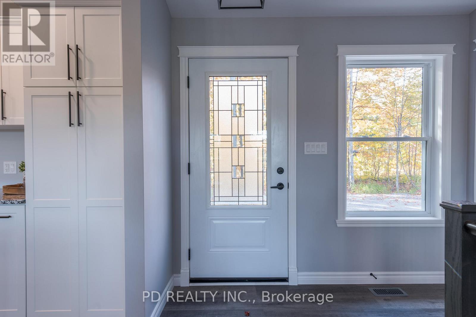 2 East Street, Kawartha Lakes, Ontario  L0A 1A0 - Photo 7 - X12419519