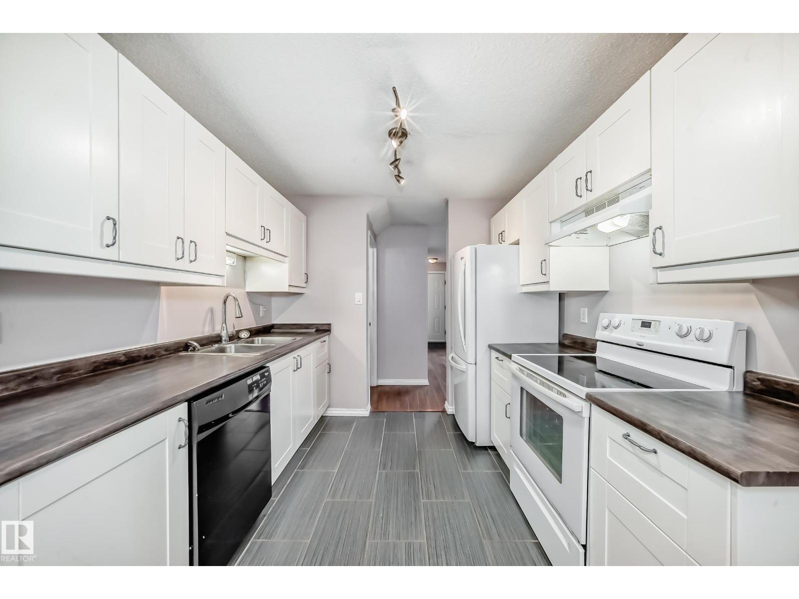 #24 1651 46 St Nw, Edmonton, Alberta  T6L 5H2 - Photo 3 - E4458940