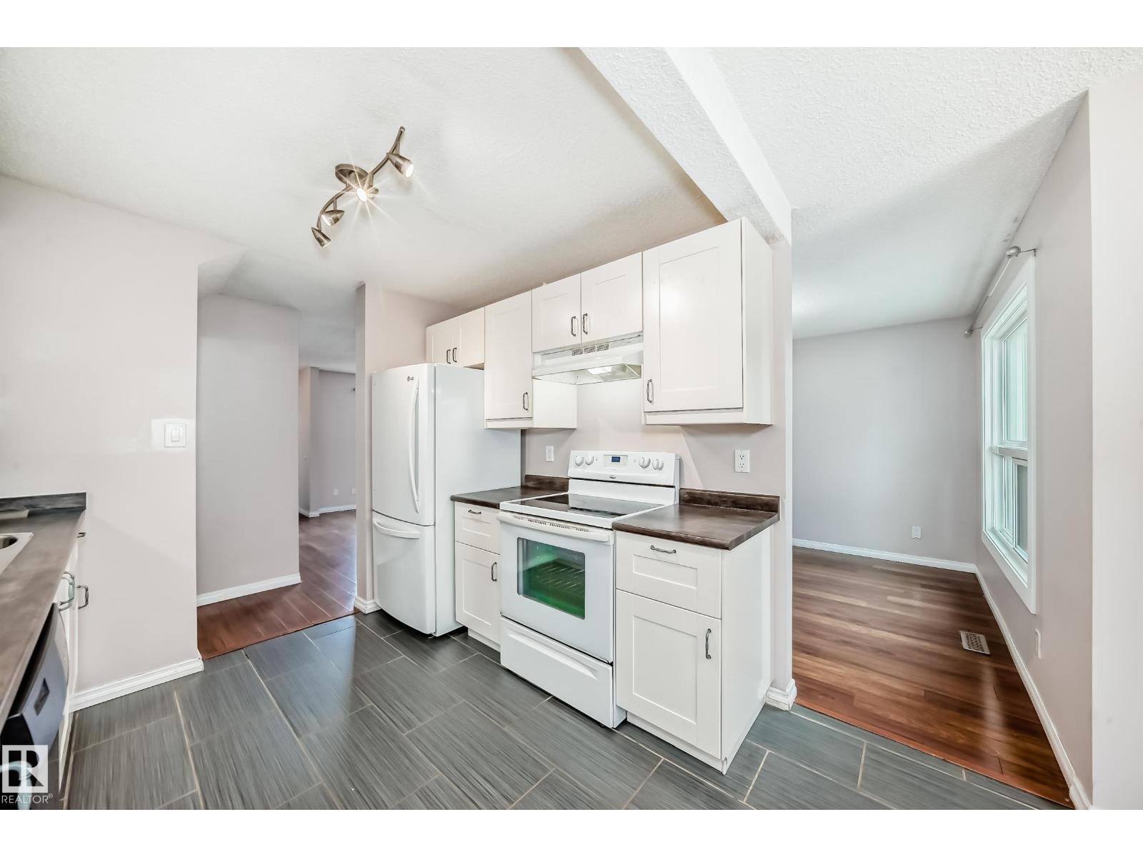 #24 1651 46 St Nw, Edmonton, Alberta  T6L 5H2 - Photo 5 - E4458940
