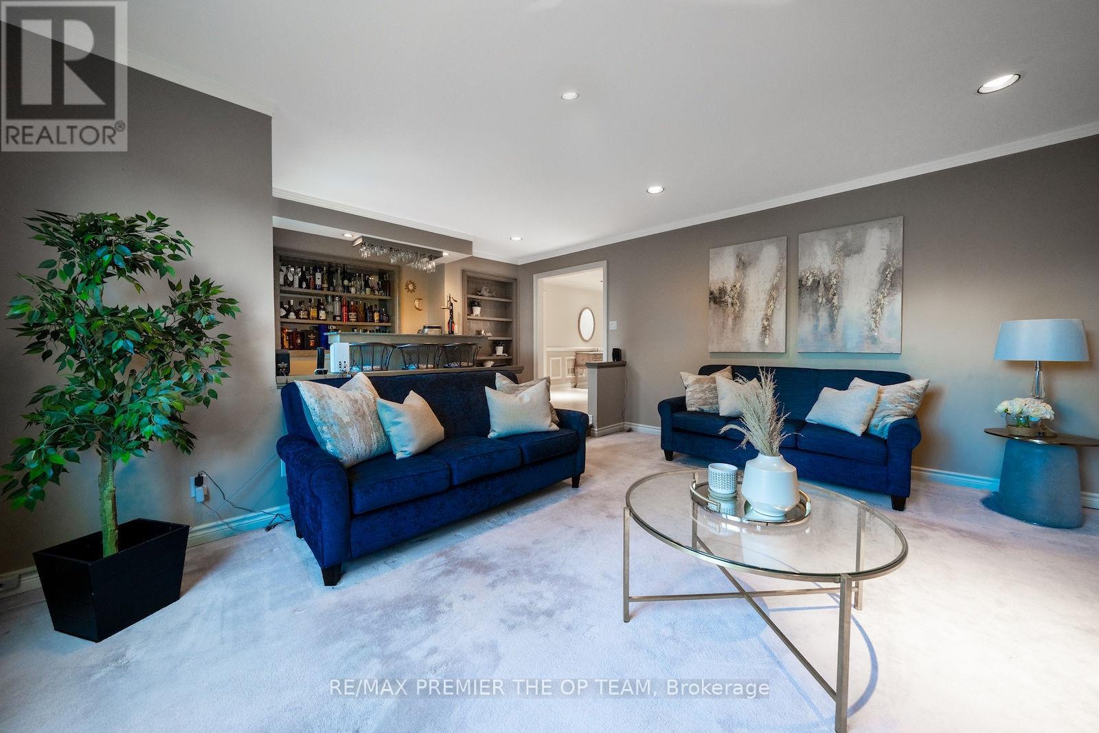 182 Clover Leaf Street, Vaughan, Ontario  L4L 5H7 - Photo 13 - N12419417