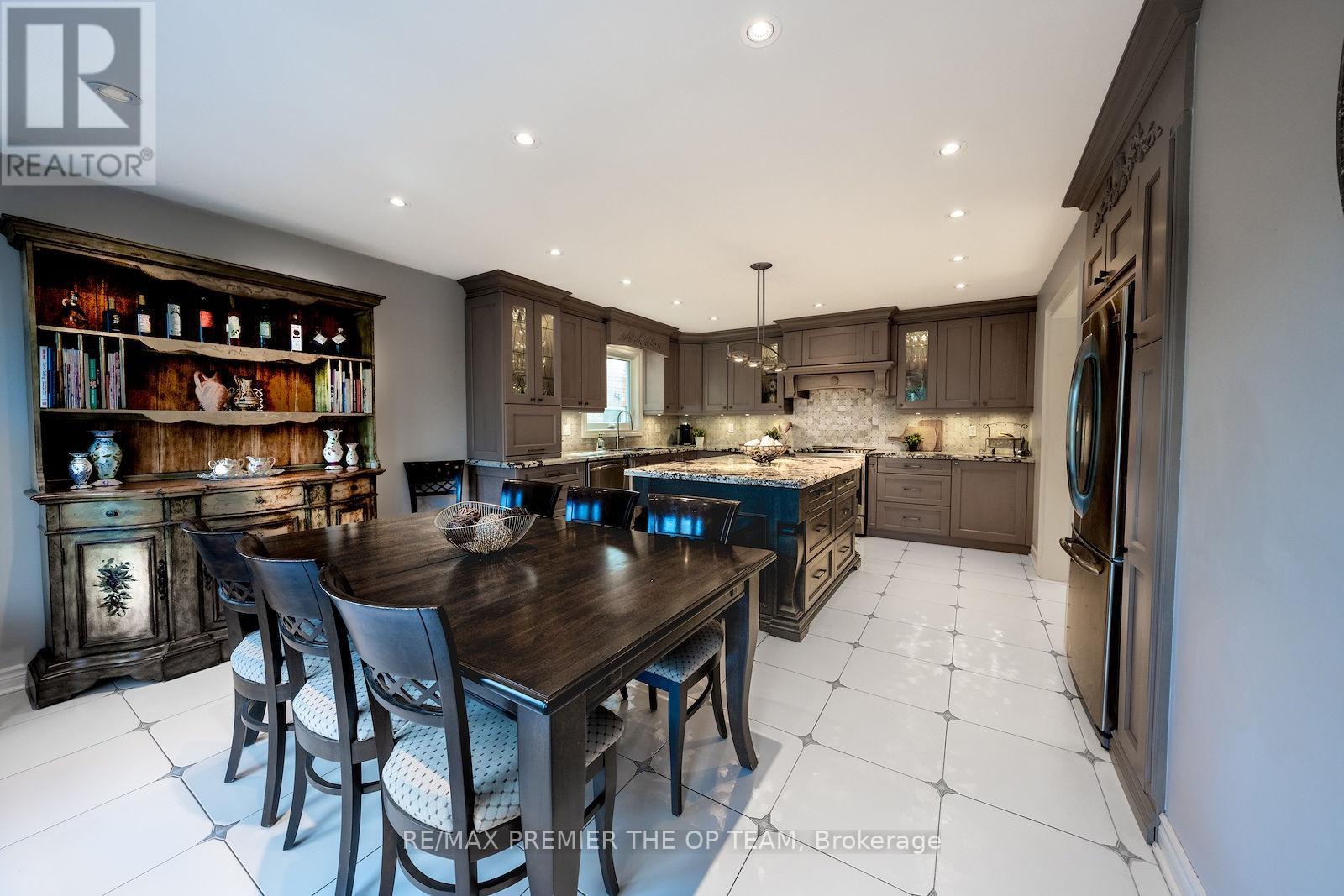 182 Clover Leaf Street, Vaughan, Ontario  L4L 5H7 - Photo 20 - N12419417