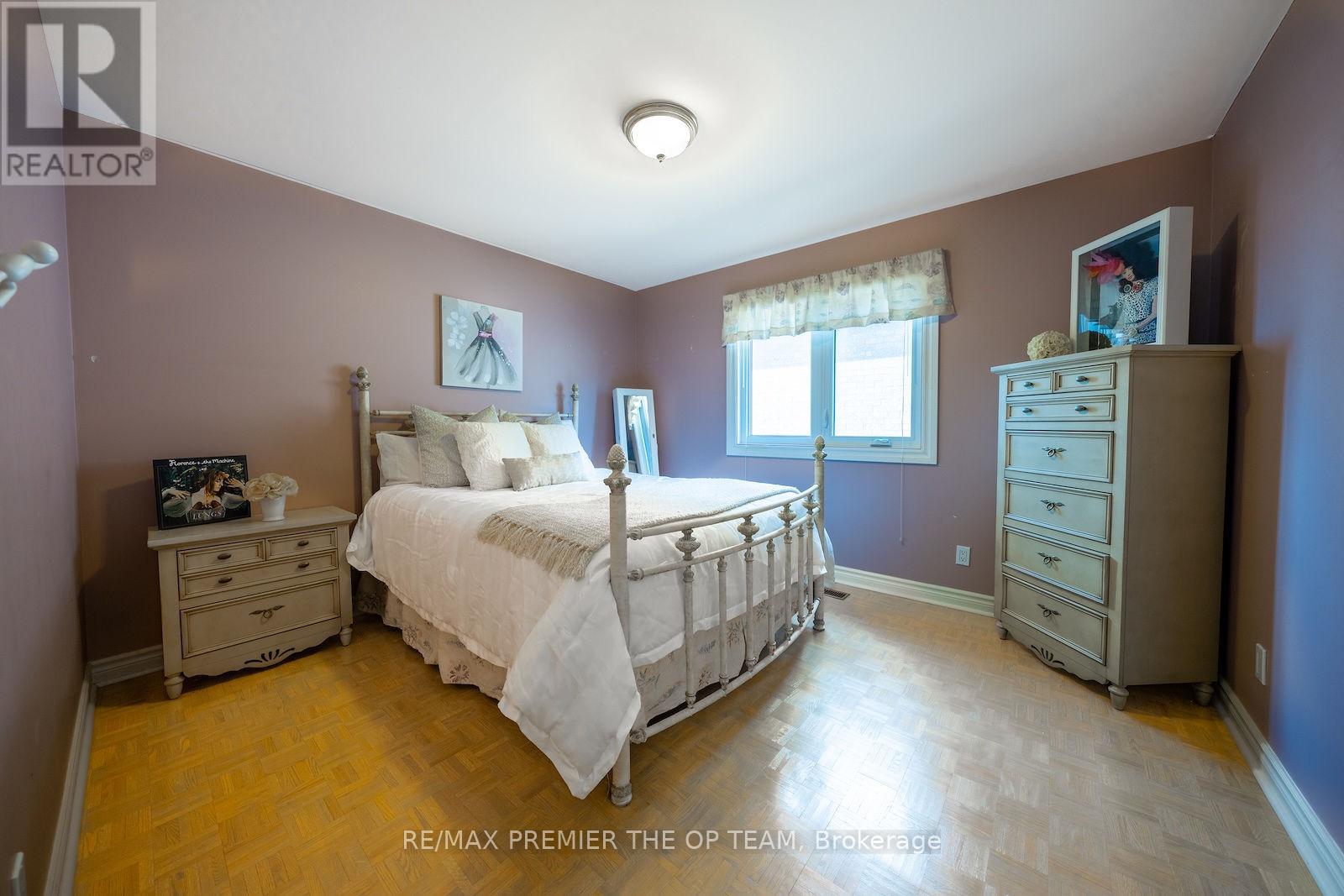 182 Clover Leaf Street, Vaughan, Ontario  L4L 5H7 - Photo 27 - N12419417