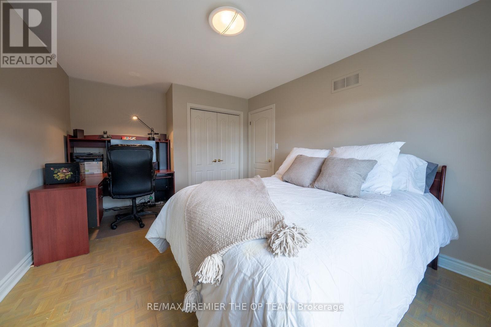 182 Clover Leaf Street, Vaughan, Ontario  L4L 5H7 - Photo 28 - N12419417