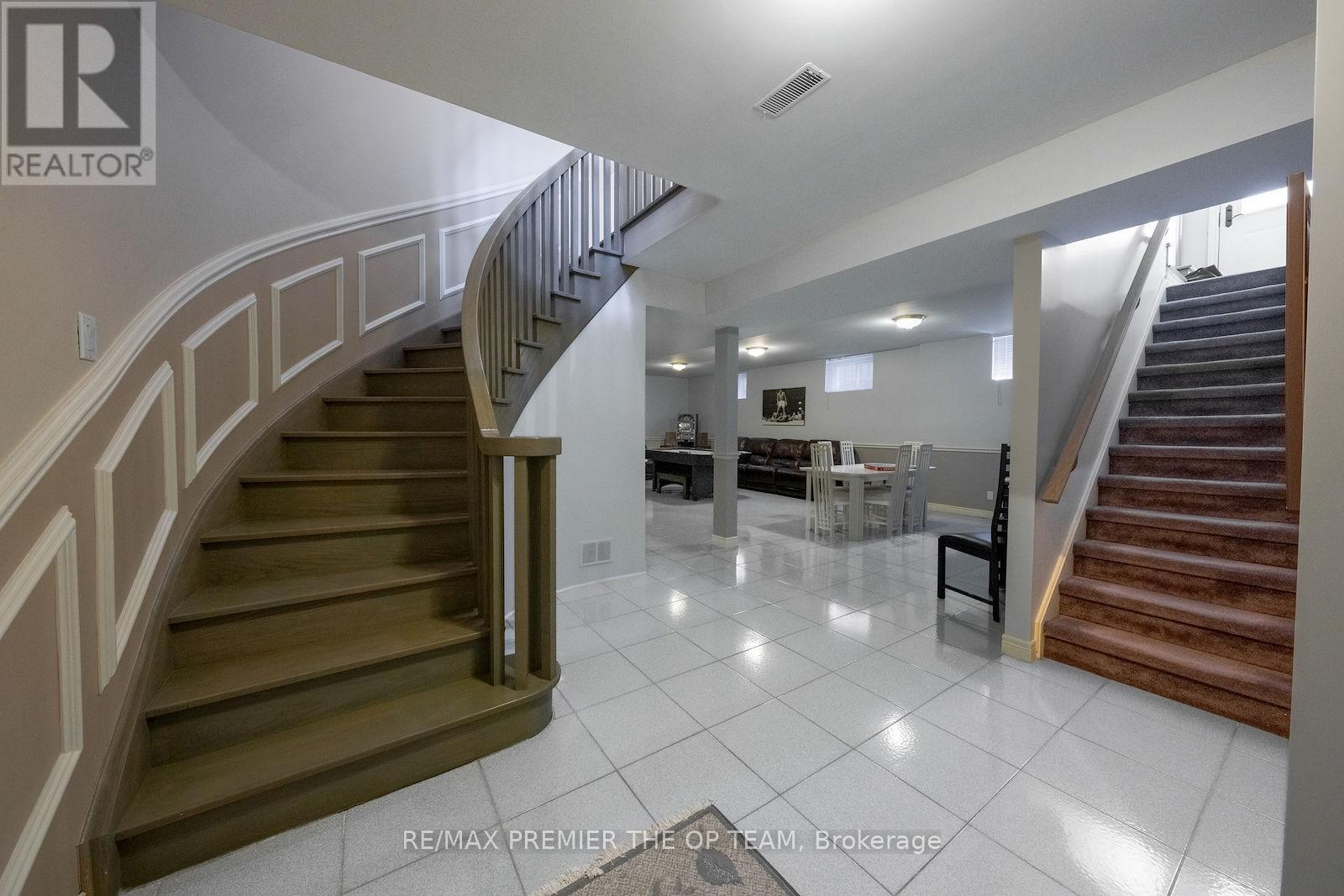 182 Clover Leaf Street, Vaughan, Ontario  L4L 5H7 - Photo 34 - N12419417