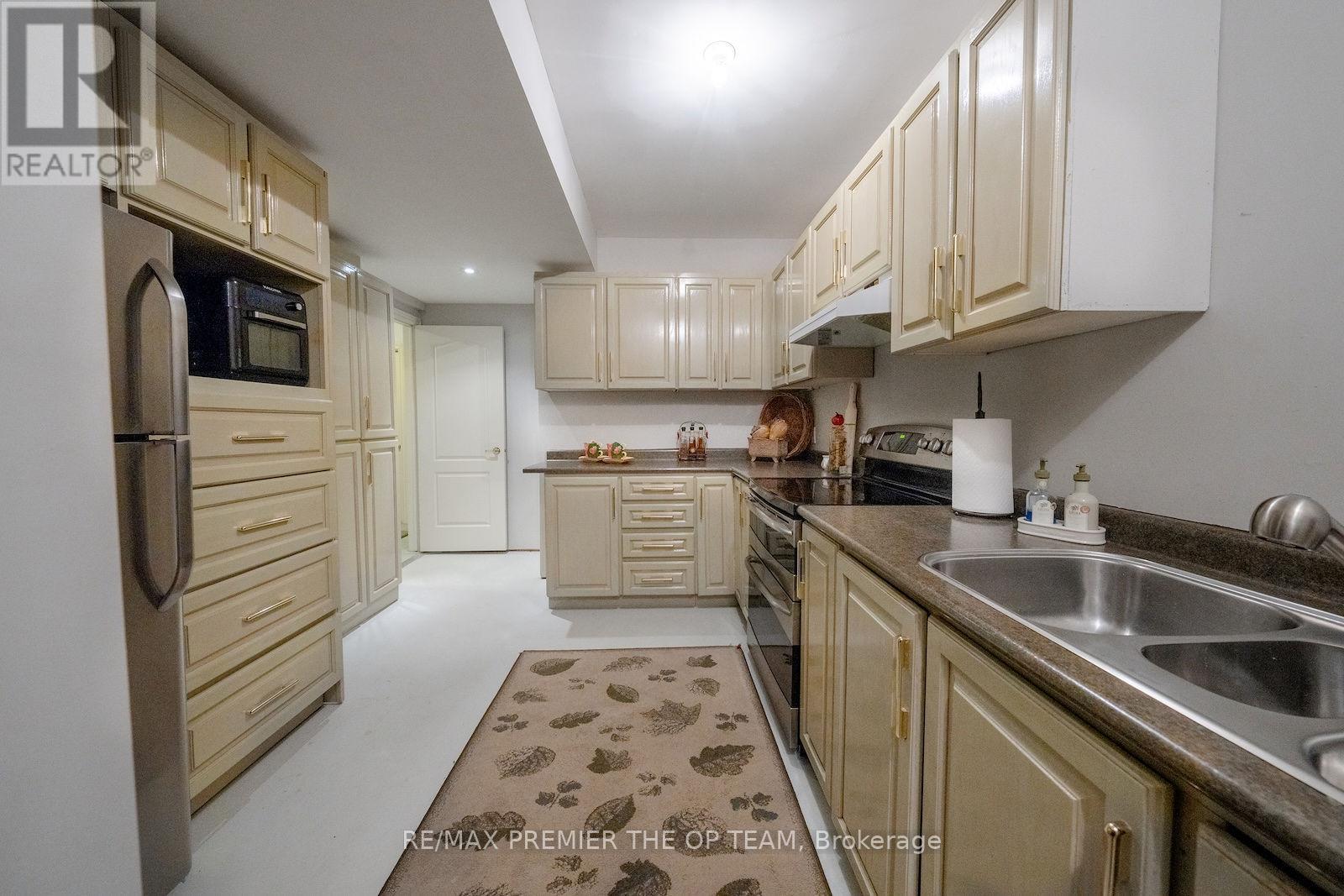 182 Clover Leaf Street, Vaughan, Ontario  L4L 5H7 - Photo 35 - N12419417