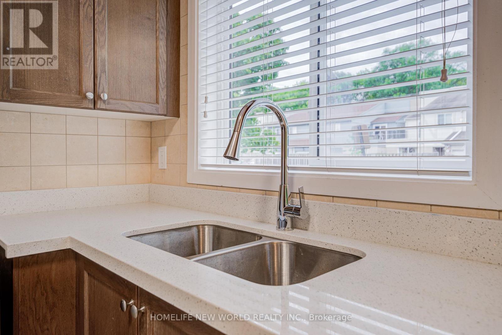 29 New Havens Way, Markham, Ontario  L3T 5G1 - Photo 15 - N12419435