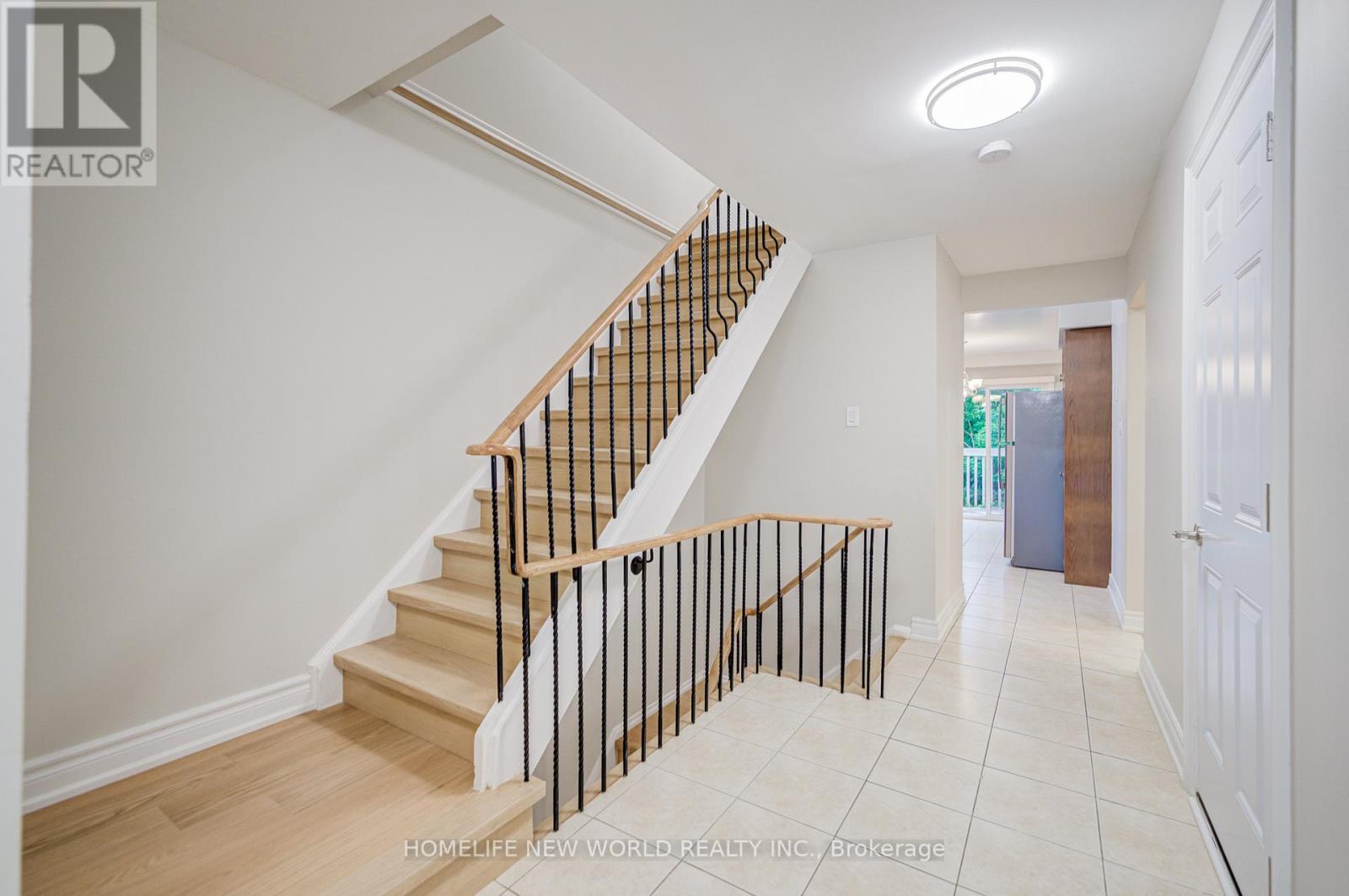 29 New Havens Way, Markham, Ontario  L3T 5G1 - Photo 6 - N12419435