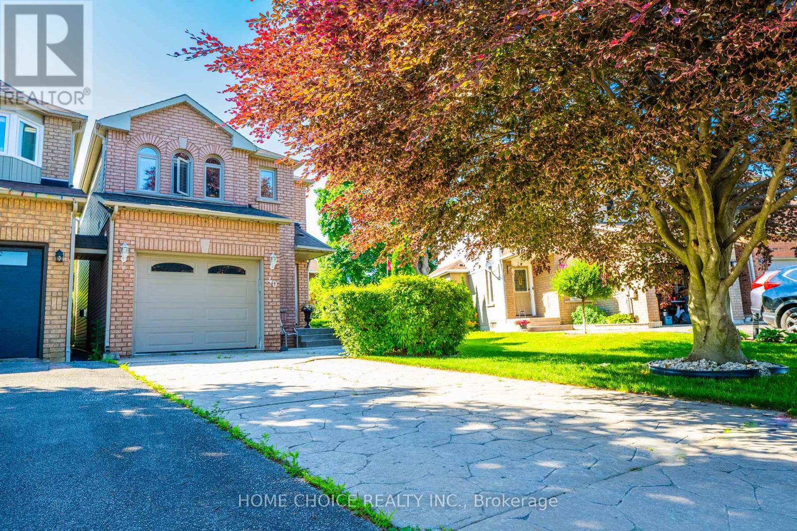 40 AIKENS CRESCENT, Barrie, Ontario