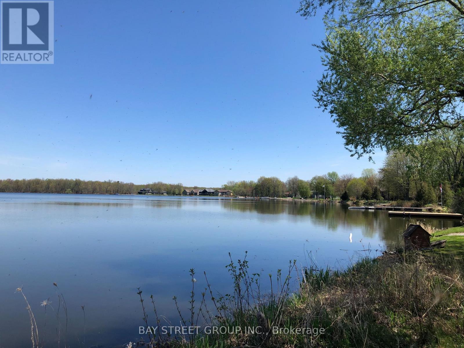 172 Bayshore Drive, Ramara, Ontario  L0K 1B0 - Photo 12 - S12419428