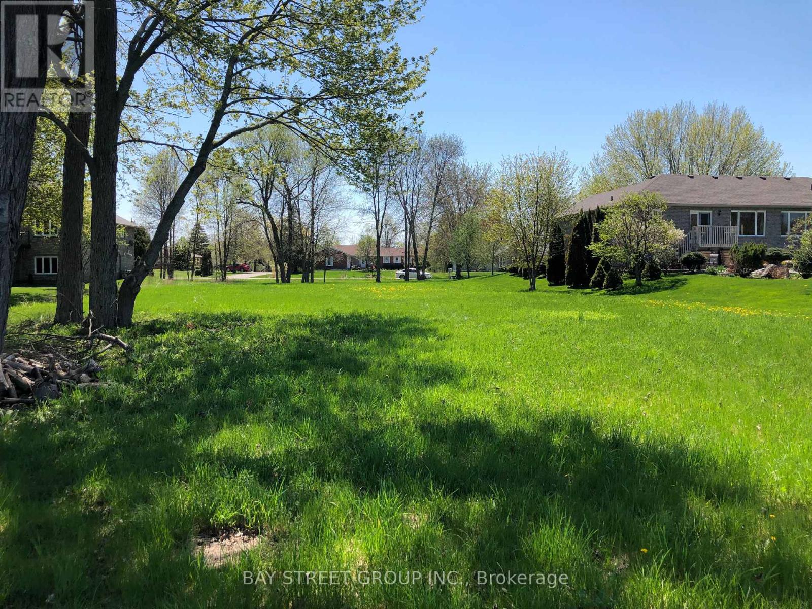 172 Bayshore Drive, Ramara, Ontario  L0K 1B0 - Photo 13 - S12419428