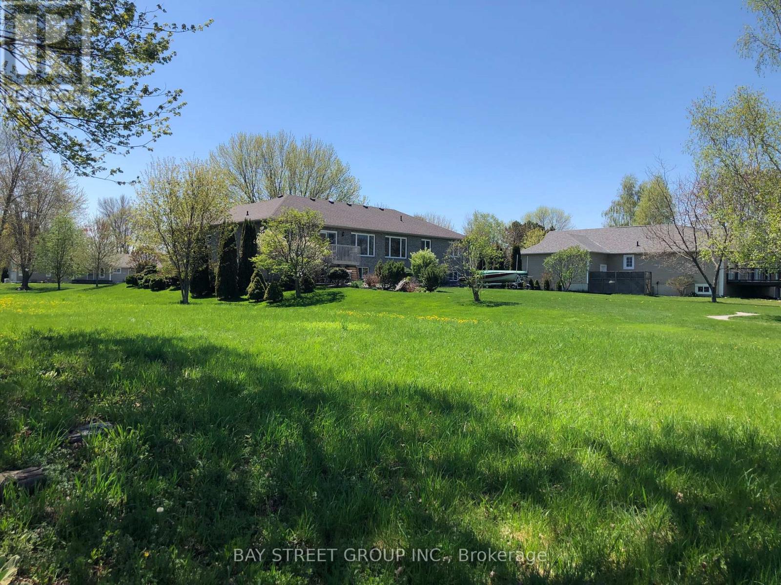 172 Bayshore Drive, Ramara, Ontario  L0K 1B0 - Photo 16 - S12419428