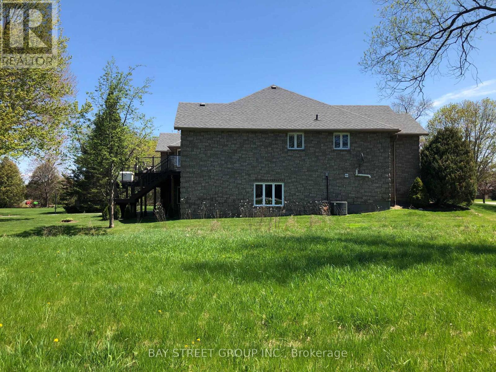 172 Bayshore Drive, Ramara, Ontario  L0K 1B0 - Photo 20 - S12419428