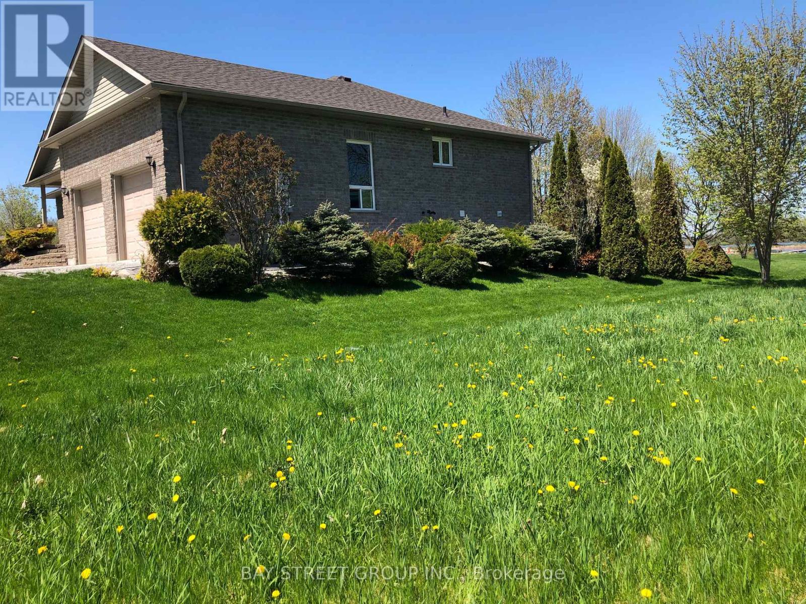 172 Bayshore Drive, Ramara, Ontario  L0K 1B0 - Photo 21 - S12419428