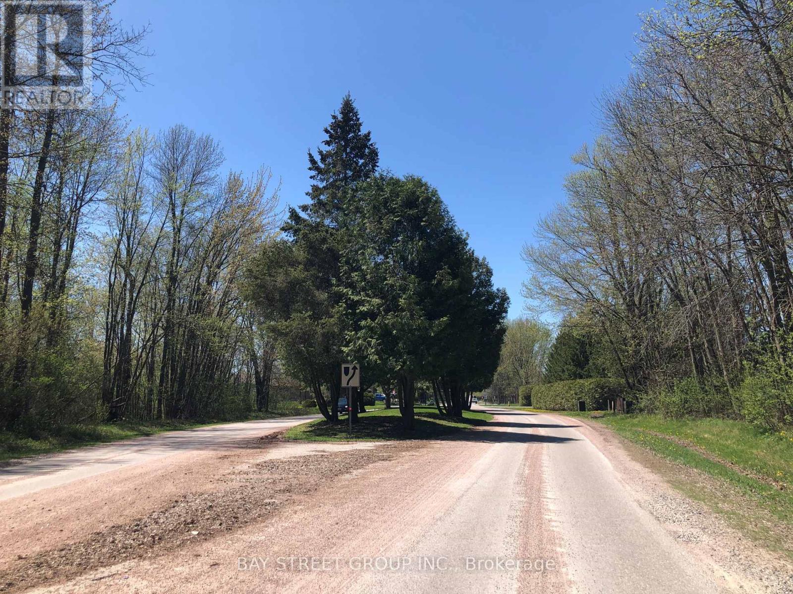 172 Bayshore Drive, Ramara, Ontario  L0K 1B0 - Photo 3 - S12419428