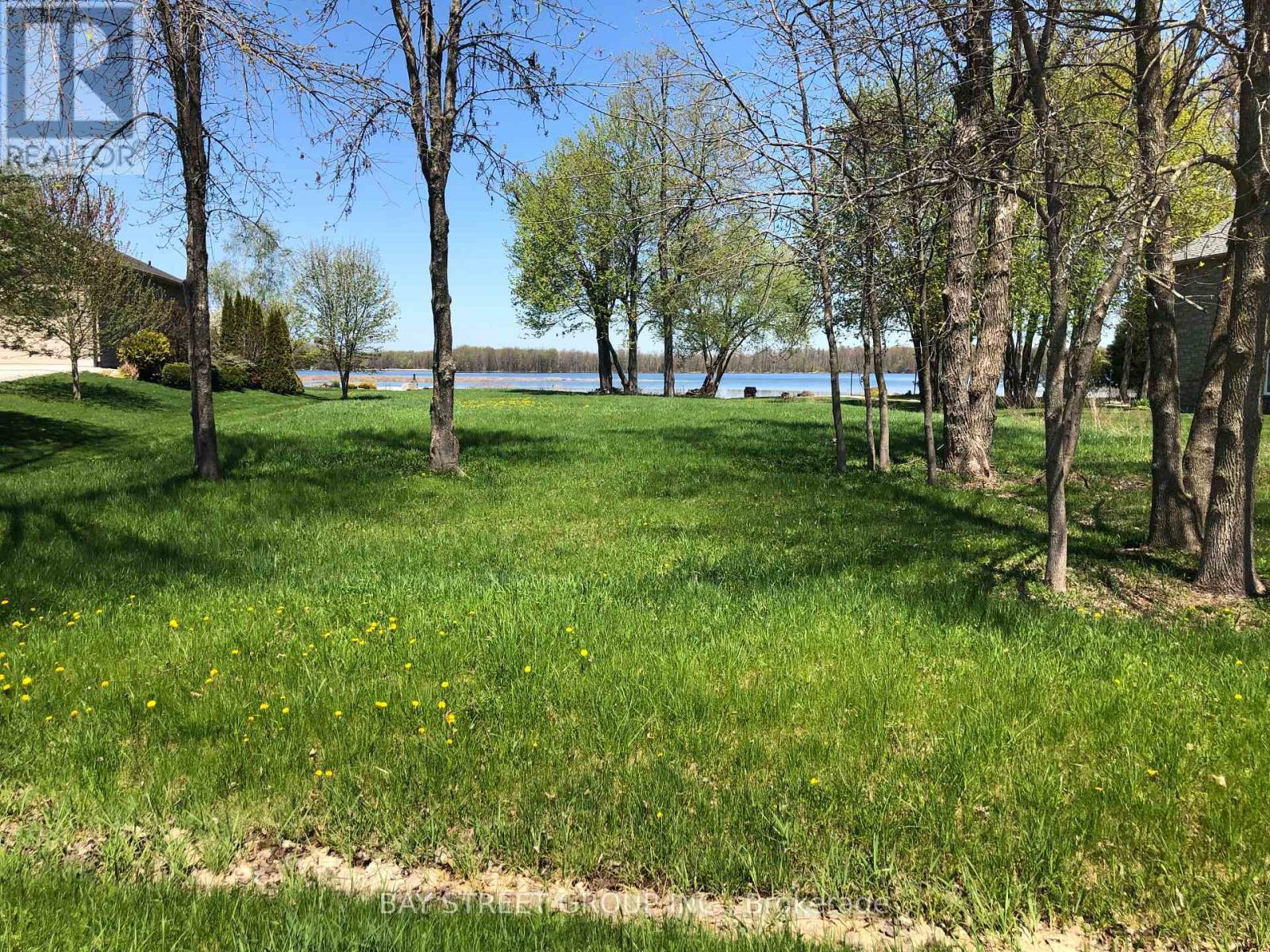 172 Bayshore Drive, Ramara, Ontario  L0K 1B0 - Photo 5 - S12419428