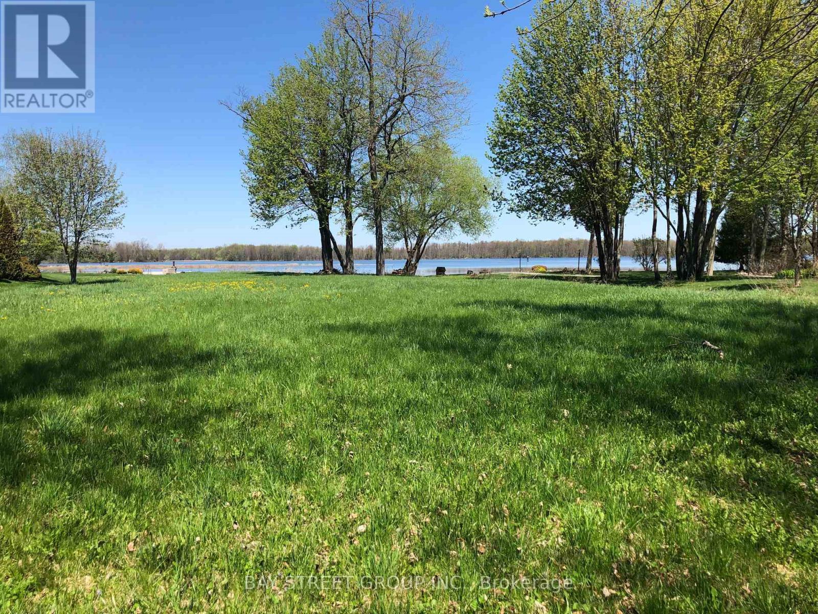 172 Bayshore Drive, Ramara, Ontario  L0K 1B0 - Photo 6 - S12419428