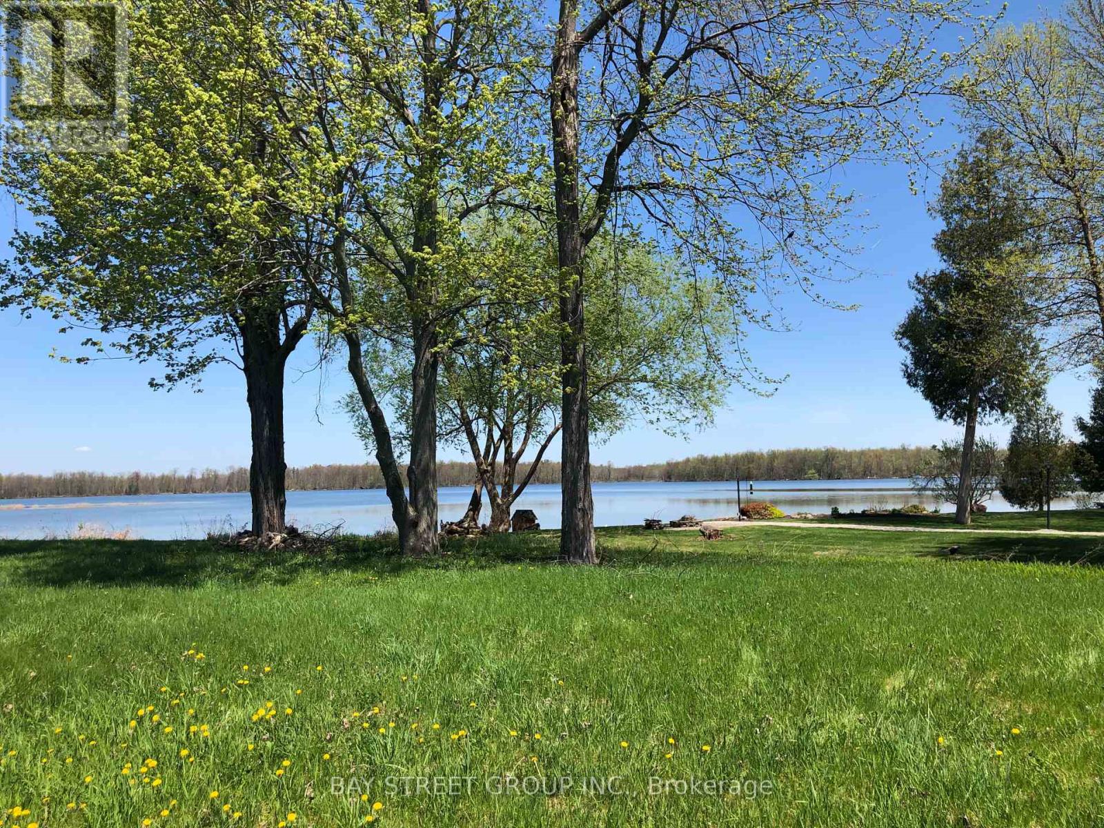 172 Bayshore Drive, Ramara, Ontario  L0K 1B0 - Photo 8 - S12419428