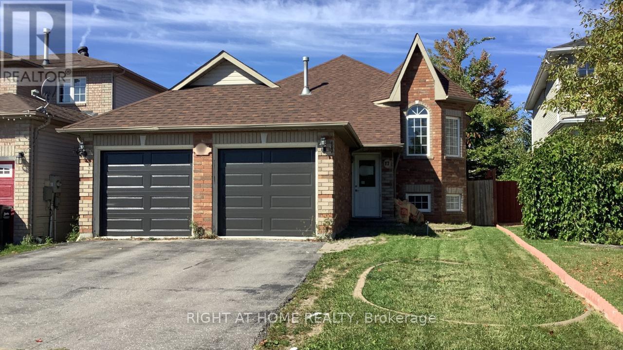17 DUNSMORE LANE, Barrie, Ontario