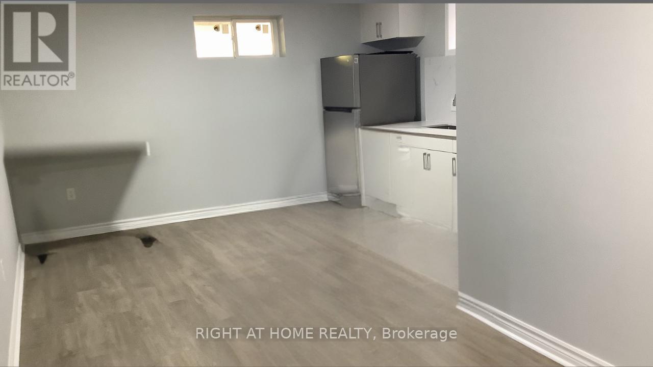 17 Dunsmore Lane, Barrie, Ontario  L4M 7A1 - Photo 19 - S12419432