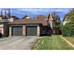 17 DUNSMORE LANE, Barrie, Ontario