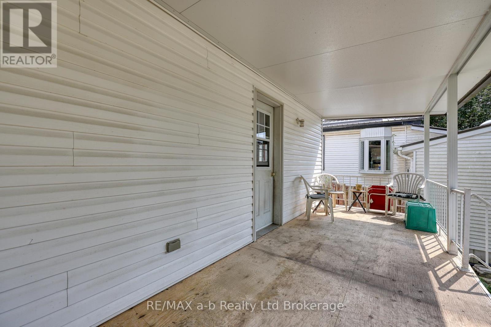 17 Bexley Street, Woodstock, Ontario  N4S 5X6 - Photo 14 - X12419477