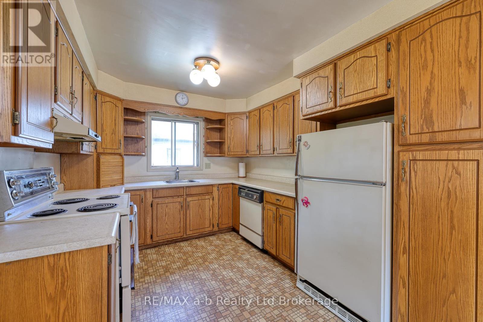 17 Bexley Street, Woodstock, Ontario  N4S 5X6 - Photo 18 - X12419477